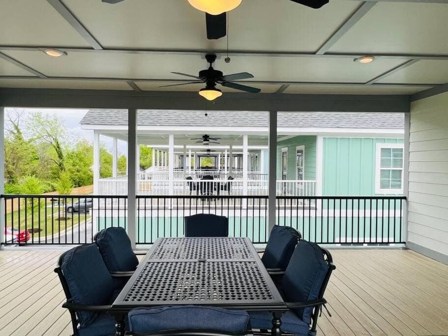 Luxury 4 Bedroom Home and private deck by MCG 6 House in North Augusta