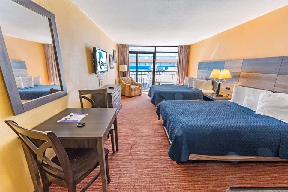 Remodeled Condo, Waterpark View at Landmark Resort House in Myrtle Beach