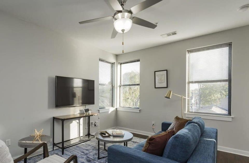 CozySuites Music Row Stylish 2BR in Nashville! 44 Apartment in Music Row