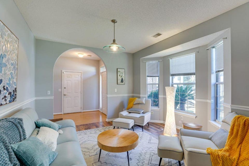 North Charleston Home Near Shopping & Dining! House in Goose Creek
