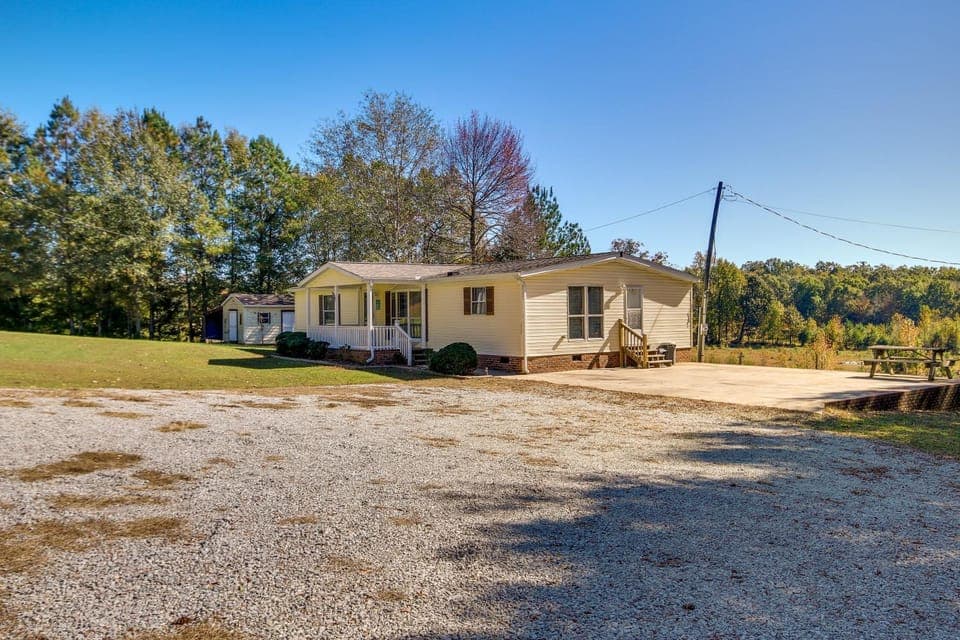 Prosperity Vacation Rental ~ 1 Mi to Lake Murray! House in Leesville