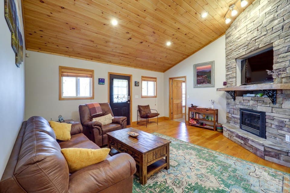 Pet-Friendly Cabin w/ Fire Pit in Spruce Pine! Cabin in Mitchell County