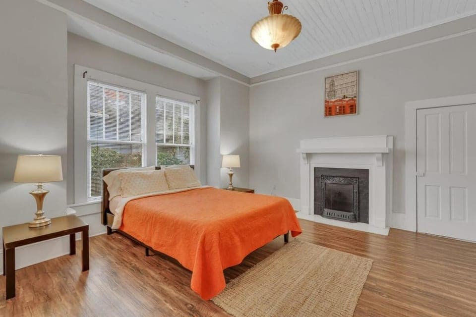 Historic Southern Home - close to downtown and GSU House in Statesboro