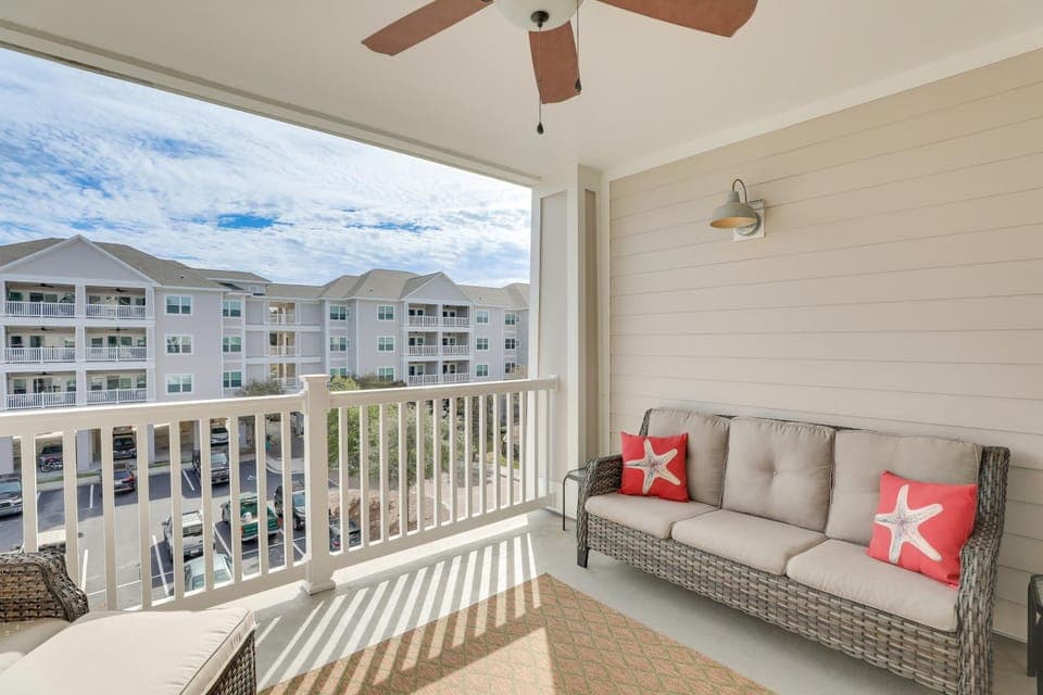 3 Mi to Folly Beach: Condo w/ Pool Access! House in James Island