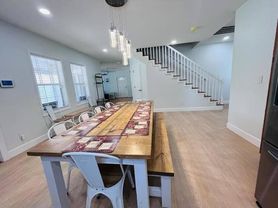 Wears Valley Farmhouse with lovely views, hot tub and fire pit House in Sevier County