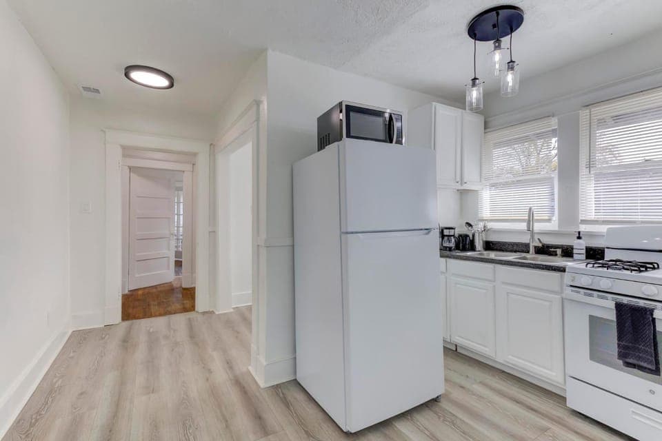 Kitchen or kitchenette, oven, stove