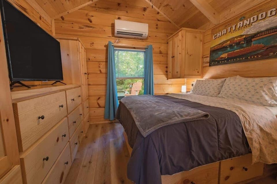 Celina Cabin Nature Cabin Near Downtown Chattanooga Cabin in Chattanooga