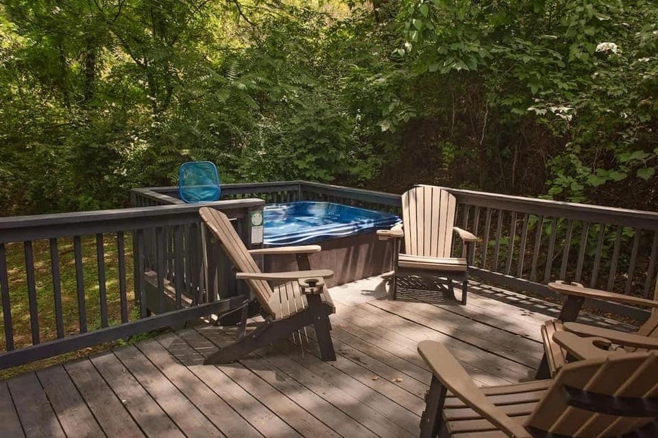 Elise Cabin Forest Retreat 5 Mins To Downtown Cabin in Chattanooga