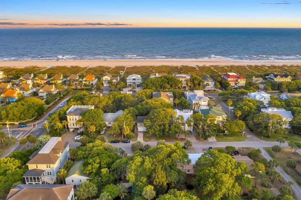 CM4005: 4005 Cameron Blvd. House in Isle of Palms