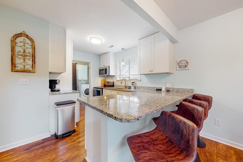 Maple Leaves - 30 Day Rental House in James Island