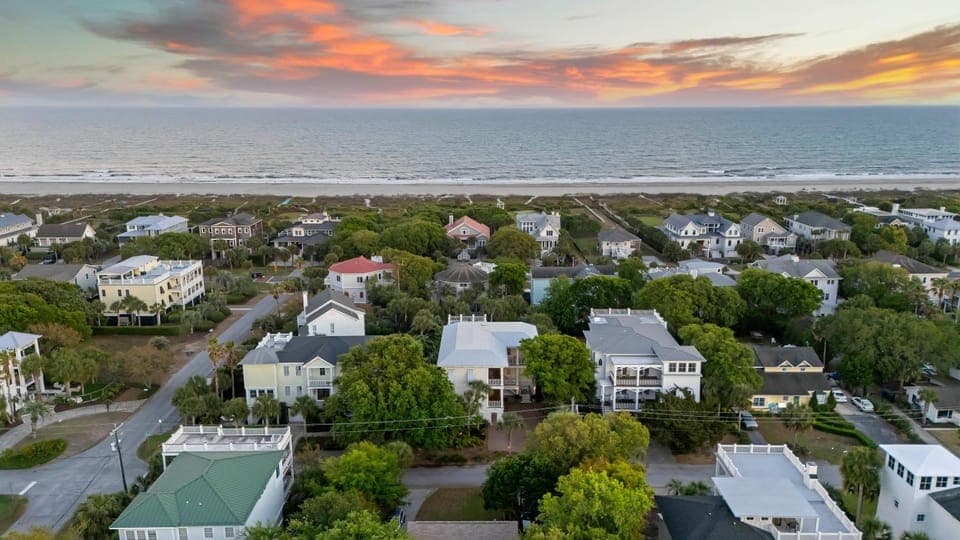 CM3008: 3008 Cameron Blvd. House in Isle of Palms