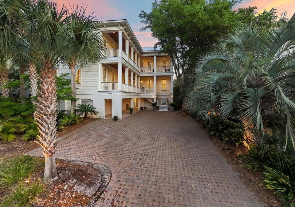 CM3008: 3008 Cameron Blvd. House in Isle of Palms