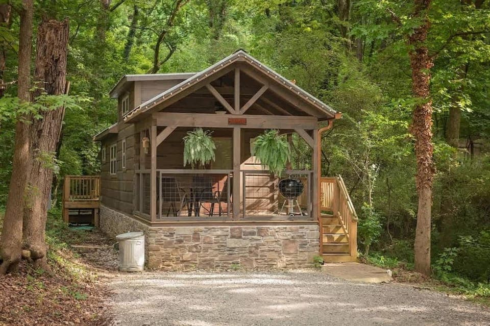 Gabriele Cabin Rustic Retreat Near Downtown Cabin in Chattanooga