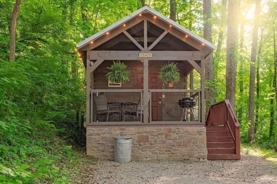 Martha Cabin Tiny Cabin By Downtown Chattanooga Cabin in Chattanooga