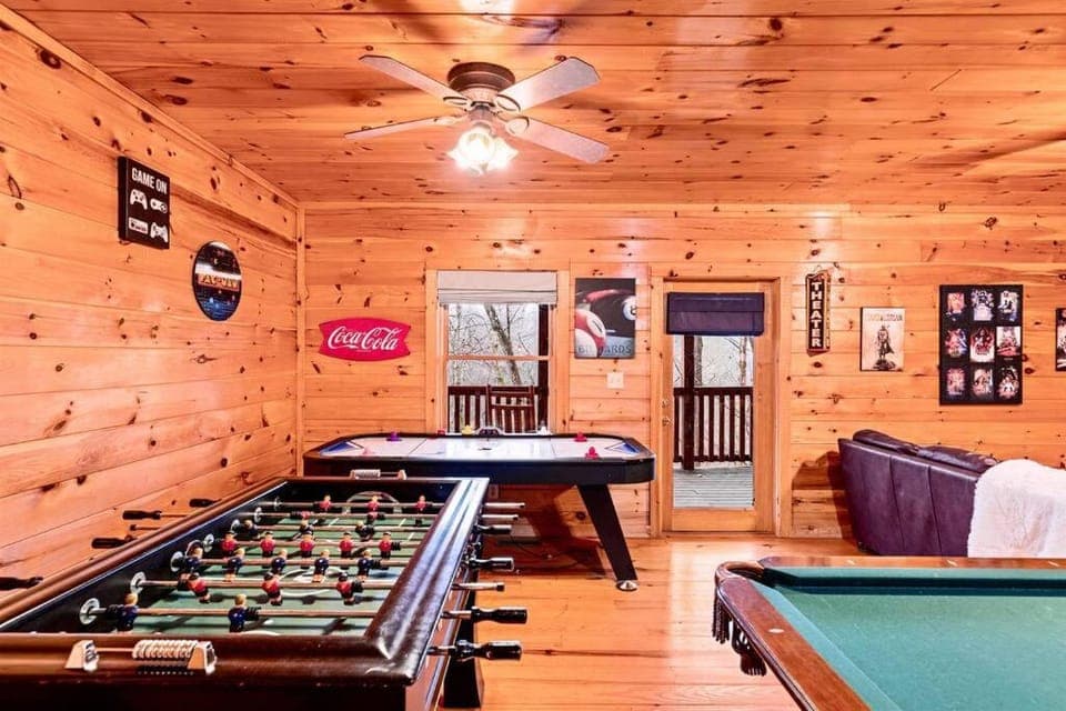 A Moment Inn Time House in Pigeon Forge