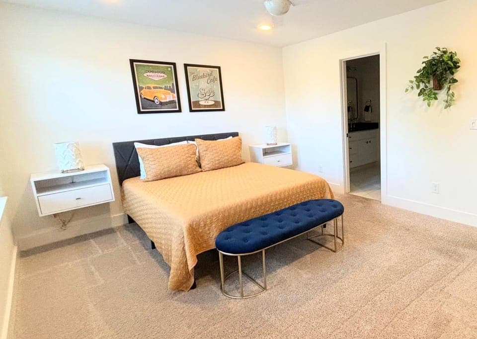 3BR Game Room Sleeps 10 Near Opry & Broadway House in Cloverhill