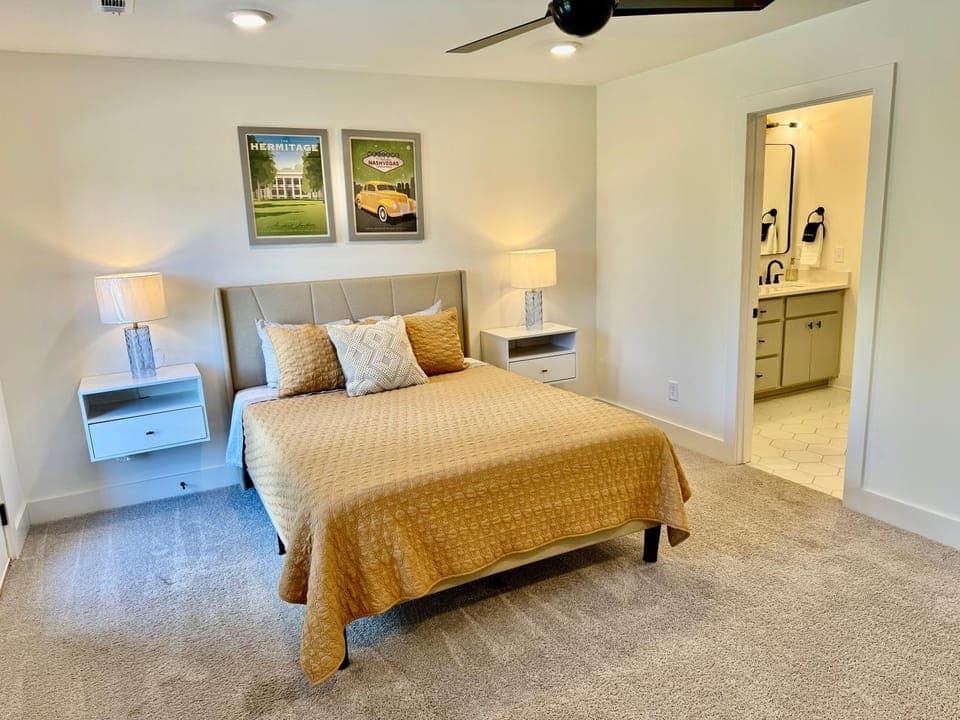 4BR Game Room 6 Beds Family, Opry & Bway House in Cloverhill