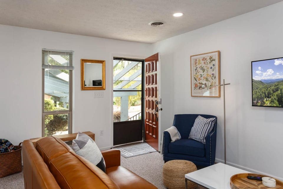 TV and multimedia, Living room, Seating area