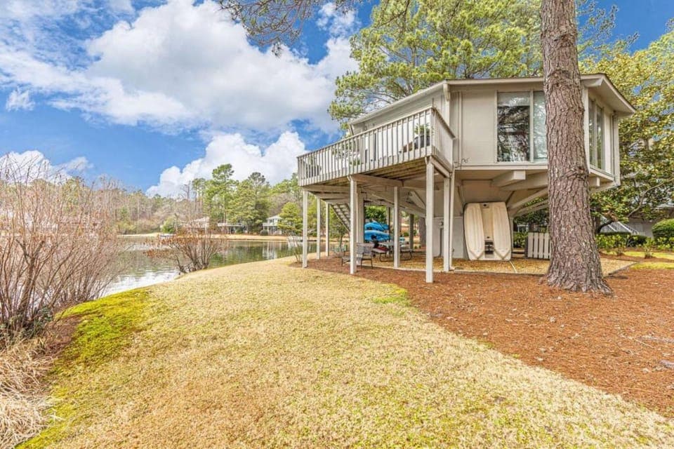 Property building, Natural landscape, Lake view