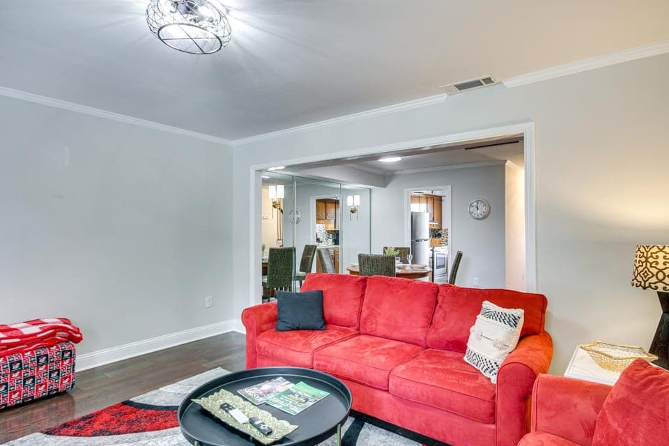 Comfy Augusta Condo w/ Deck ~ 4 Mi to Olde Town House in North Augusta