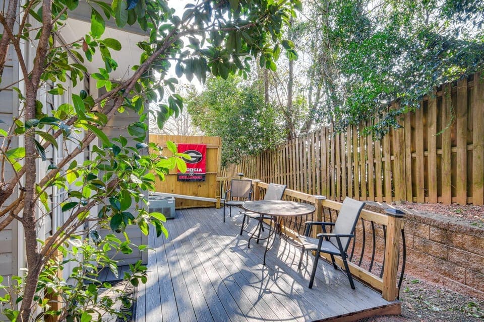 Comfy Augusta Condo w/ Deck ~ 4 Mi to Olde Town House in North Augusta