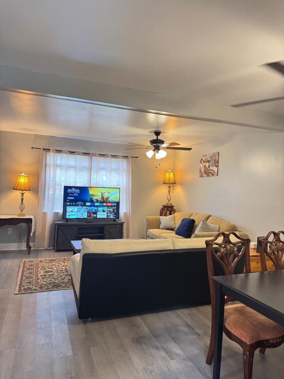 TV and multimedia, Living room, Seating area, Evening entertainment