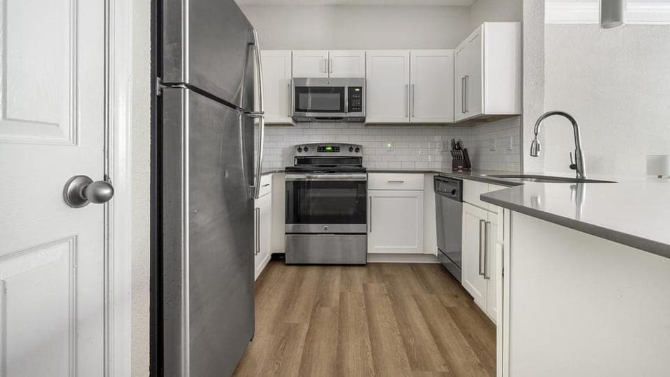 Landing - Modern Apartment with Amazing Amenities (ID1374X809) Apartment in Ballantyne