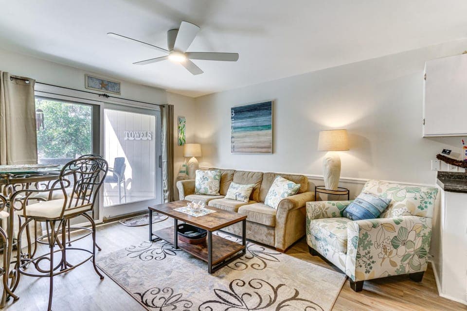 Hilton Head Island Condo w/ Coligny Beach Access! House in Coligny Beach