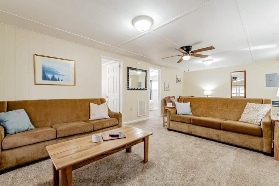 15mins to Downtown- Adorable on Taylor Both Units House in West Columbia