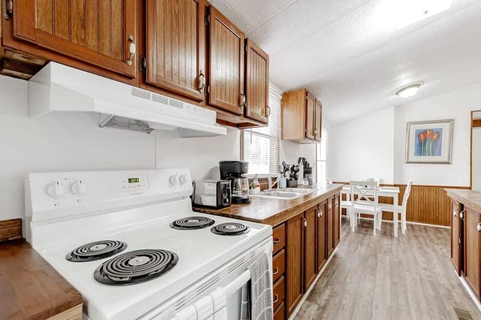 15mins to Downtown- Adorable on Taylor Both Units House in West Columbia