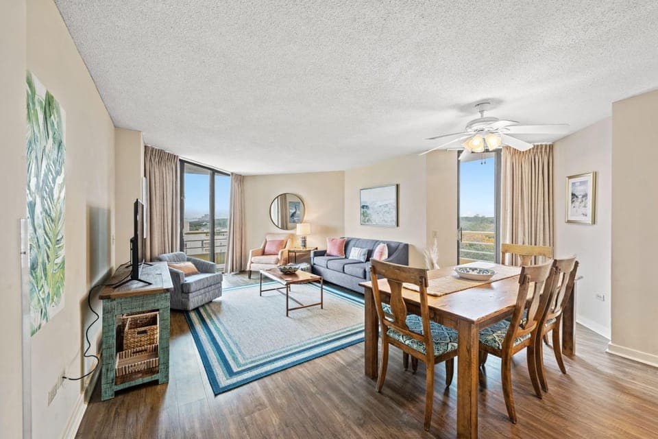 Ocean Creek Resort J8 - Oceanfront - Windy Hill House in Briarcliffe Acres
