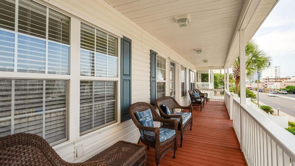 Ocean's Edge - 2nd Row - Crescent Beach Section House in North Myrtle Beach
