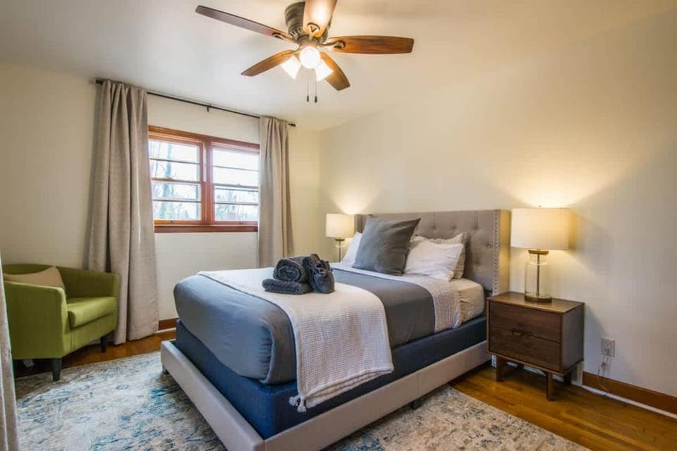 Pet-Friendly Retreat~$375 Free Activities Daily House in Hendersonville