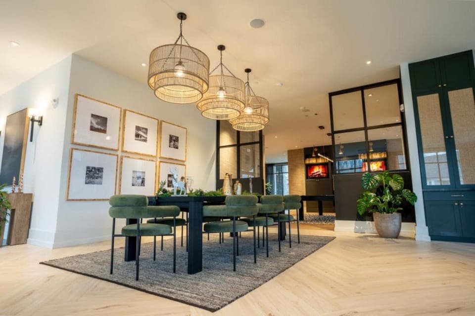 Elegant Spacious Apt w Pool Great for Long Stays Apartment in Athens