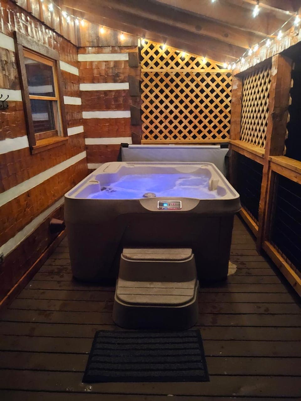 Hot Tub, Swimming pool