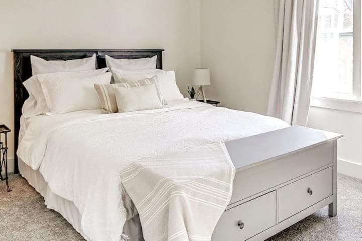 2 BR Highland House of Historic DWTN Franklin Apartment in Franklin