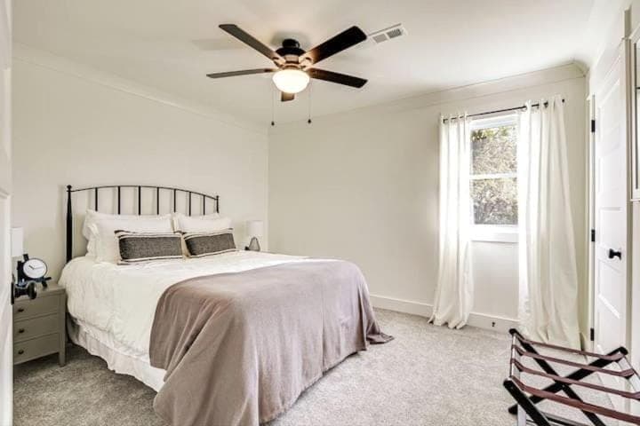 2 BR Highland House of Historic DWTN Franklin Apartment in Franklin