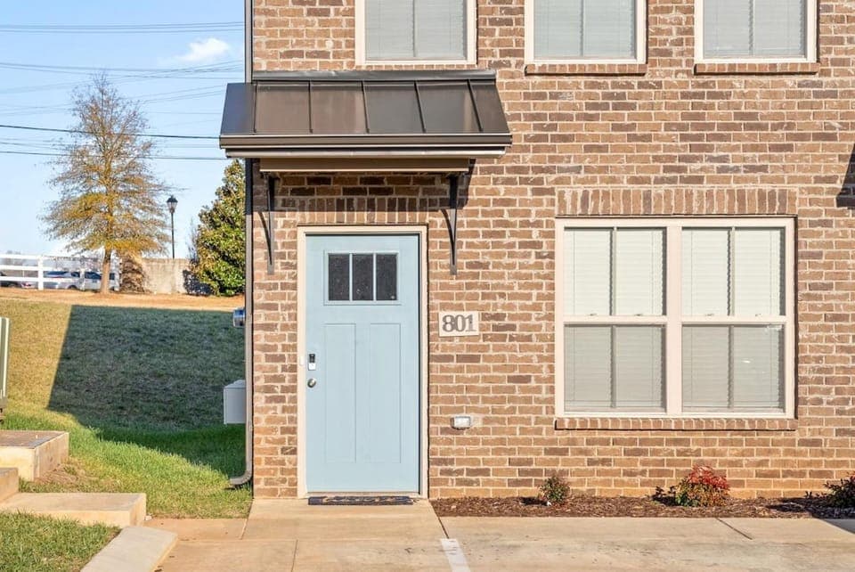 Peachers Place Townhomes (1000 Henry Place Blvd, #801) Close to Ft. Campbell House in Clarksville
