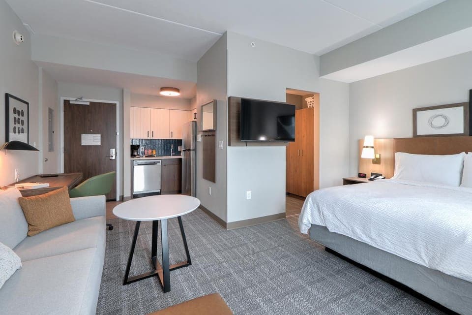 Kitchen or kitchenette, Living room, Photo of the whole room, Bedroom