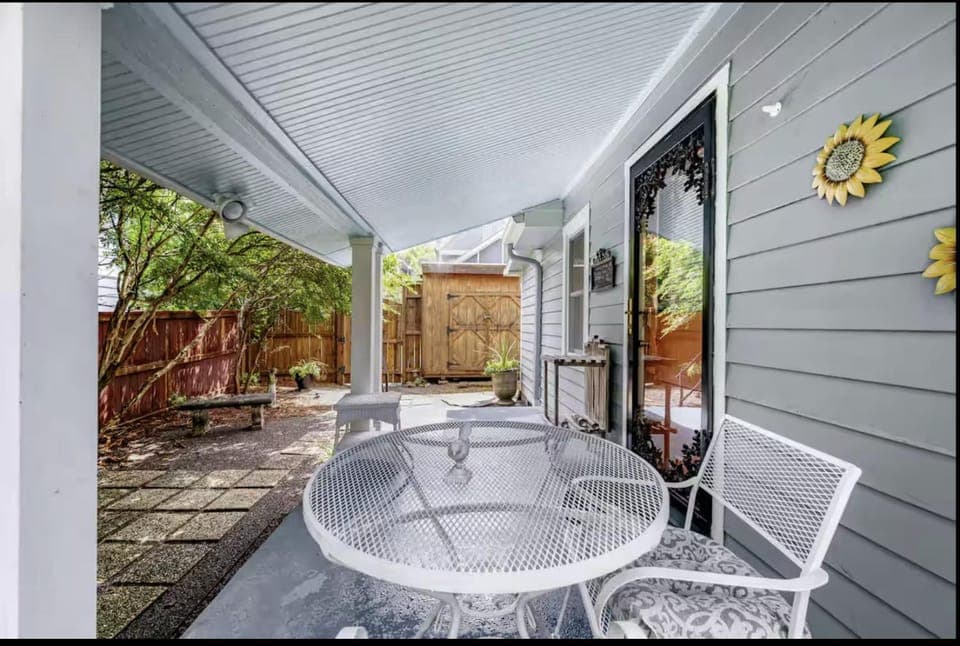 Patio, Seating area, Inner courtyard view