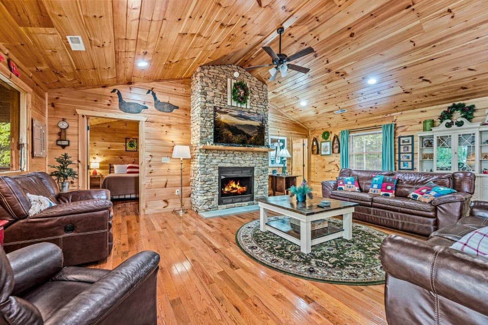 Mountain Mist Chalet in Pittman Center