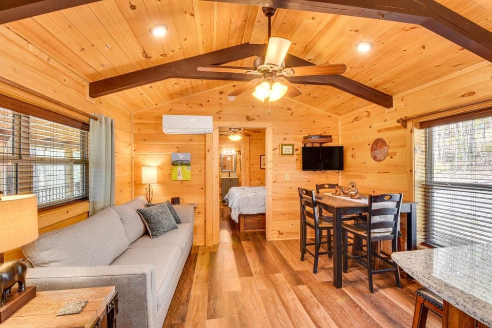 Waterfront Seneca Cabin ~ 4 Mi to Boat Launch! Cabin in Lake Keowee