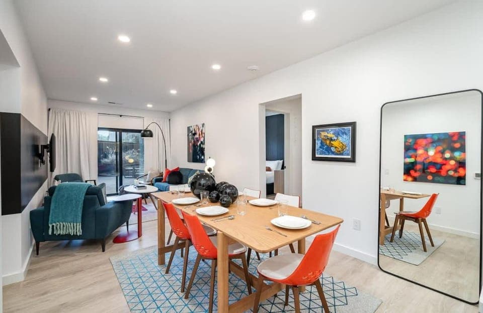 Hyve-Retro Modern-Full Gym-Walk to Broadway House in The Gulch