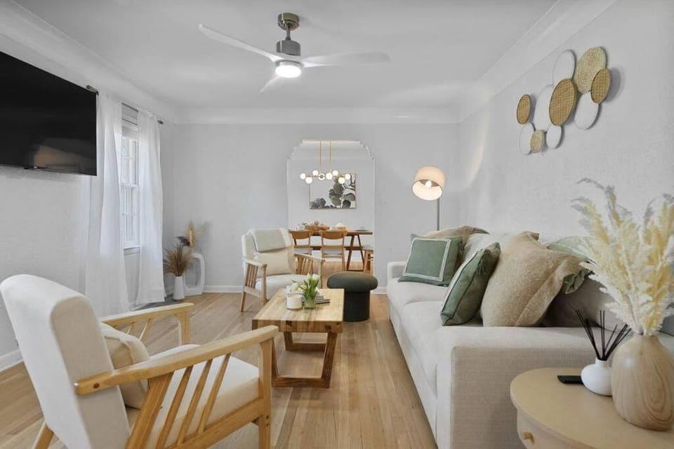 TV and multimedia, Living room, Seating area