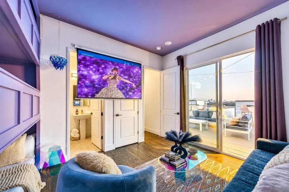 NEW Nash Eras - Rooftop Decks with Hot Tub - 15 Beds House in East Nashville