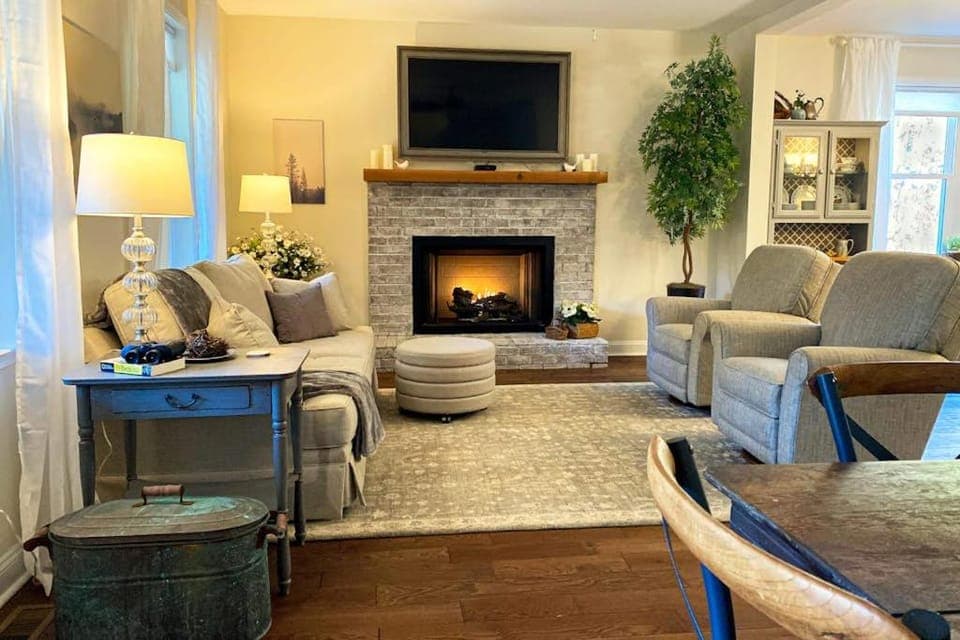 Creekside Farmhouse House in Flat Rock
