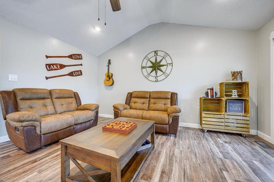 Lakefront Milledgeville Home w/ Private Dock! House in Lake Sinclair