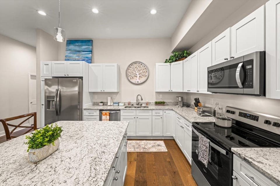 Kitchen or kitchenette