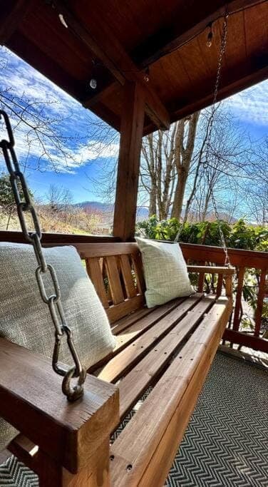 Clover Creek Cabin Cabin in Tennessee