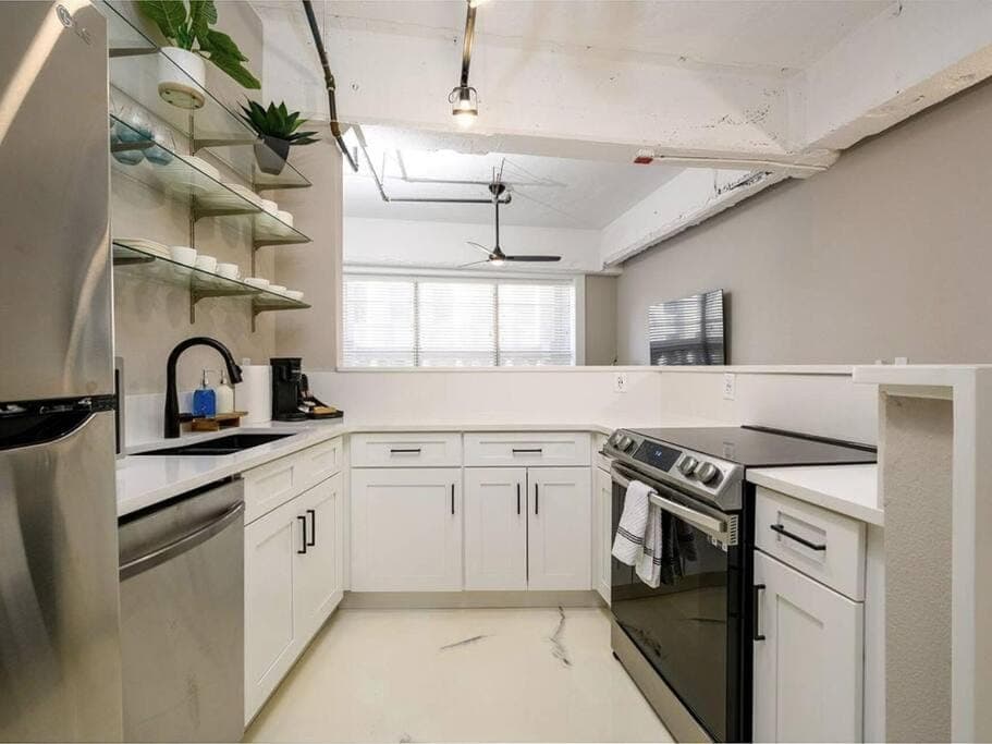 Kitchen or kitchenette, oven, stove, toaster